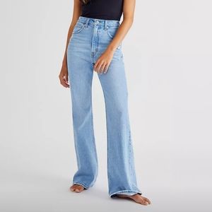 Levi's 70's High-Rise Flare Jeans - brand new